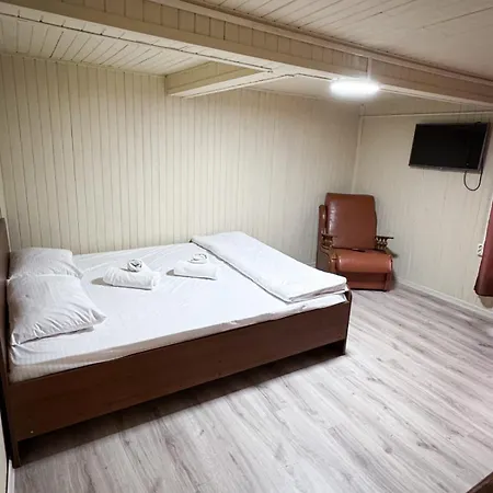 Hotel династія *
